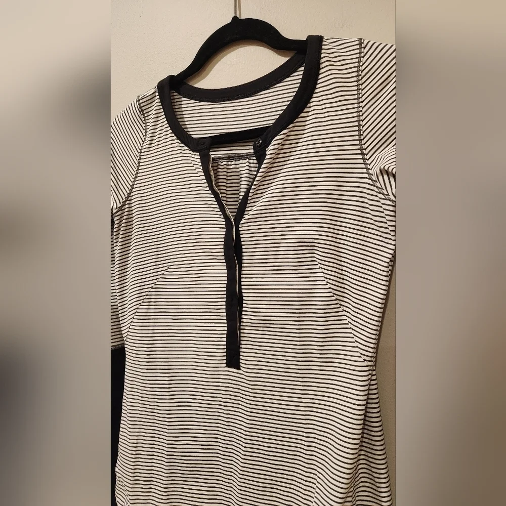 LULULEMON Urbanite Henley Long Sleeve
